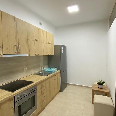 Anna'S Apartament Lushnjë Dış mekan fotoğraf