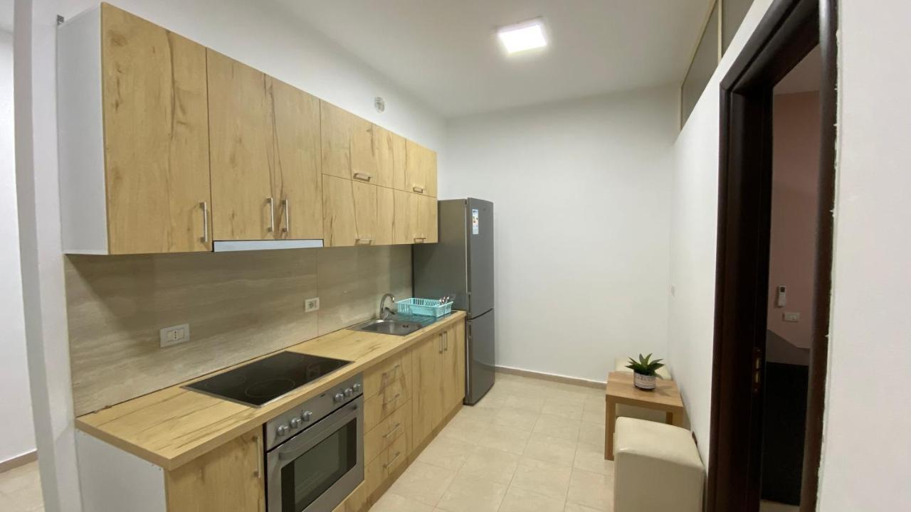Anna'S Apartament Lushnjë Dış mekan fotoğraf