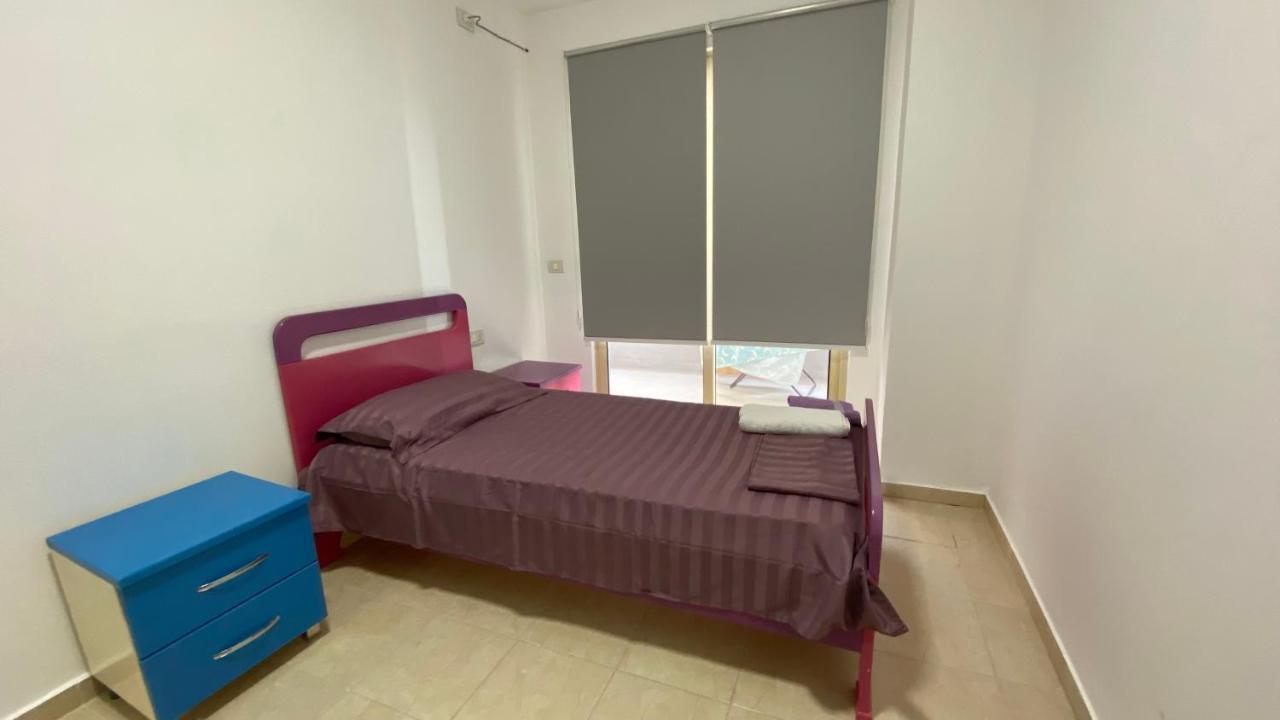 Anna'S Apartament Lushnjë Dış mekan fotoğraf